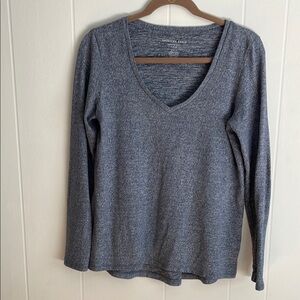 American Eagle Outfitters Heathered Gray V-Neck Long Sleeve Top